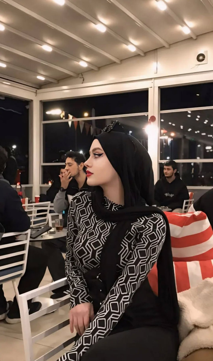 Sefaköy Grup Escort Aslı ve Esra